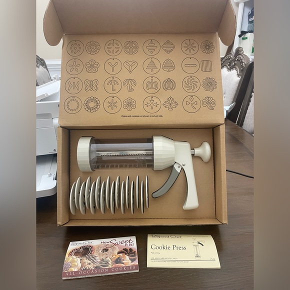 The Pampered Chef Kitchen Pampered Chef Cookie Press With